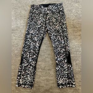 Lululemon Pace Rival Cropped 21” Mesh Floral Spritz 4 SOLD OUT STYLE & COLOR